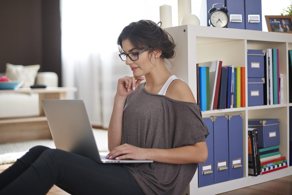 Sistema digital da AIMA para processos de imigração em Portugal